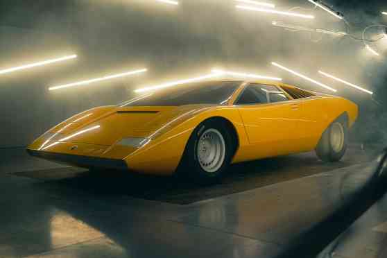 Restored Lamborghini Countach proves that legends never die image