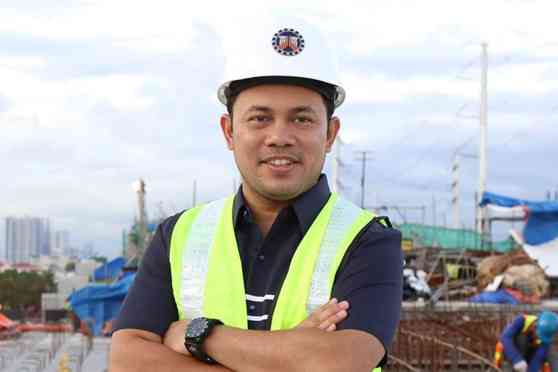Mark Villar resigns as DPWH chief to run for Senate image
