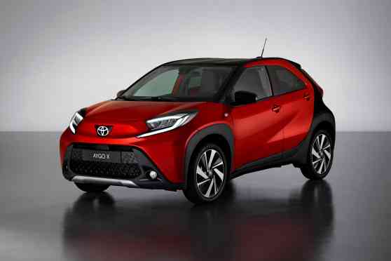 2022 Toyota Aygo X debuts as tiny city crossover image