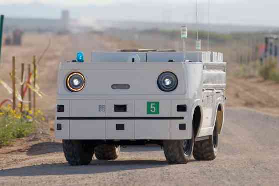 Honda's cute autonomous truck is ready to work image