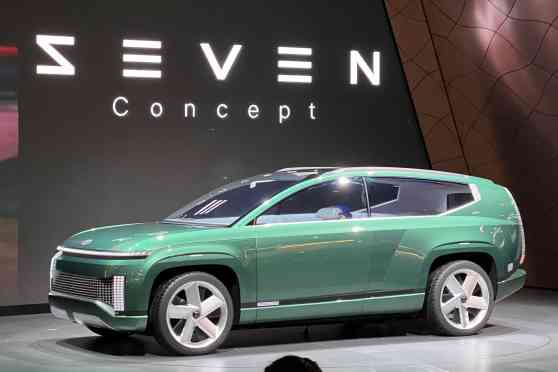 Can the Hyundai Seven EV concept actually seat 7? image