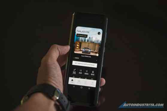 Shop, browse, and schedule PMS with myLexus Mobile App image