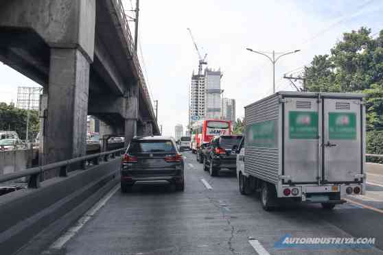 Light trucks passing through EDSA now have &ldquo;coding&rdquo; too image