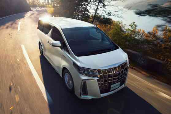 Toyota to launch improved Alphard in 2022 image