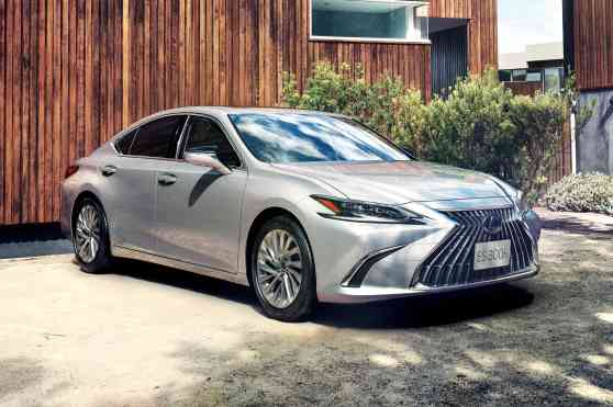 2022 Lexus ES launched, starts at PHP 3.758 million image