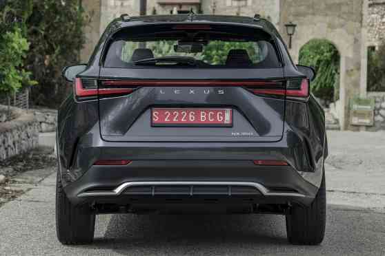 Lexus to drop L badge for full brand name at the rear image