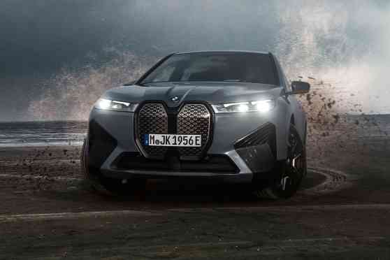 Electric BWM iX M60 packs over 600HP, 1000 Nm torque image