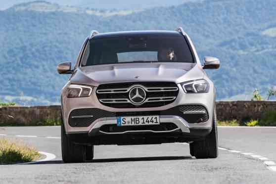 Mercedes-Benz warns 800K owners their vehicle could catch fire image
