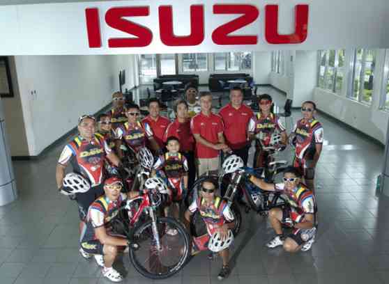 Isuzu launches D-MAX mountain bike racing team image