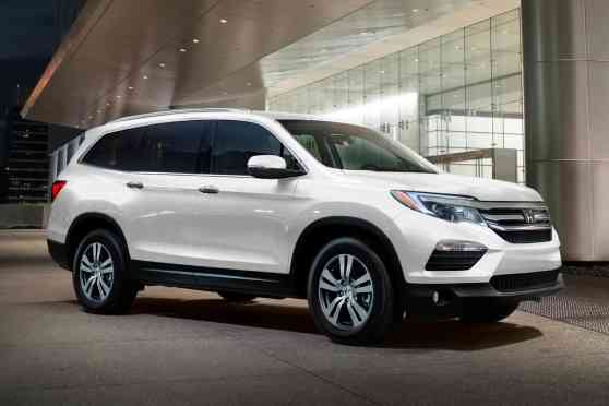 Honda PH recalling select 2016 - 2019 Pilot models over faulty hood image