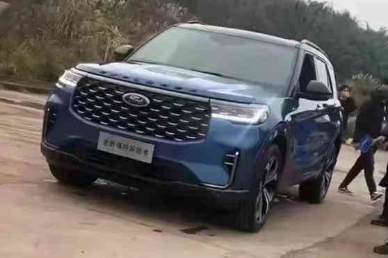 Spied: Are you the 2023 Ford Explorer? image