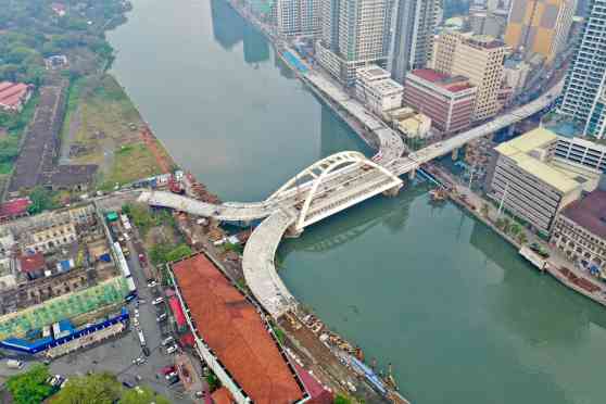 DPWH: Binondo-Intramuros Bridge on track for April opening image