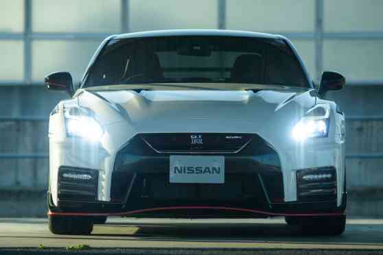 Noise regs force Nissan to discontinue GT-R in Europe image