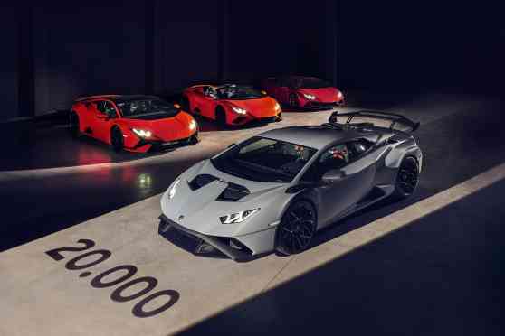 Lamborghini passes 20,000 Huracan milestone image