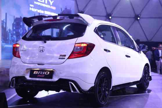 Check out the huge wing on 2022 Honda Brio RS Urbanite image