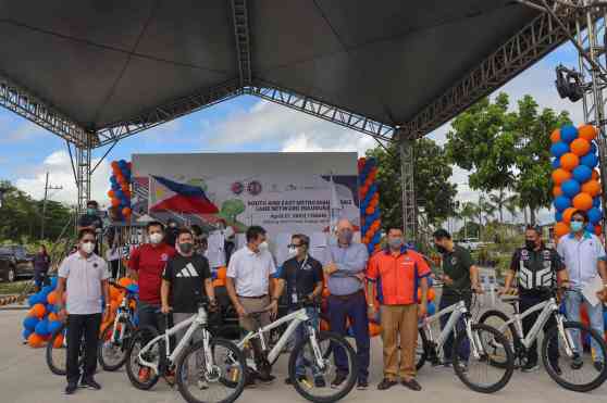 Bike lanes in Marikina, South Manila now complete image