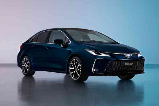 2023 Toyota Corolla Altis Hybrid packs more punch than Civic RS image