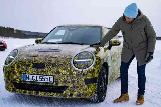 Mini's electric dreams start with 3-door concept image