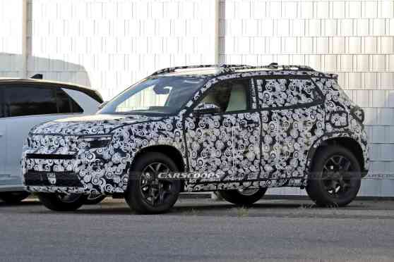 Baby Renegade: Jeep's smallest SUV spotted image