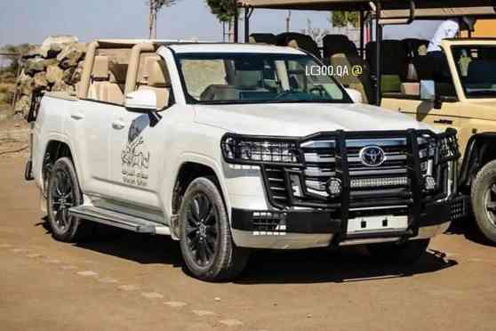 Someone turned the Land Cruiser 300 into a cabrio image