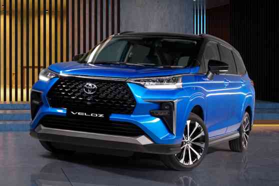 Check out the Toyota Veloz in two-tone Blue Metallic image