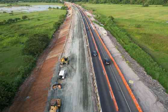 Raising of SCTEX Dinalupihan 50% complete image