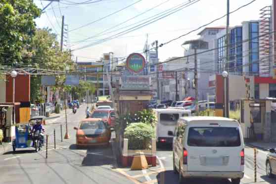 Gov't orders BF Para&ntilde;aque gates opened to public traffic image