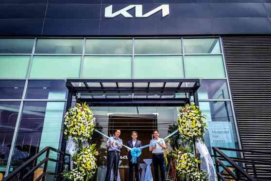 Kia dealership number 42 opens in Kawit, Cavite image