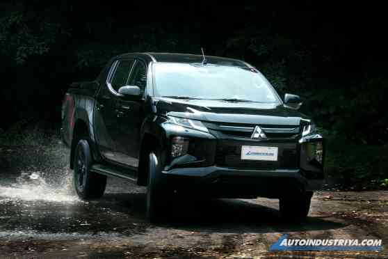 2022 Mitsubishi Strada Athlete 4WD Black Series image