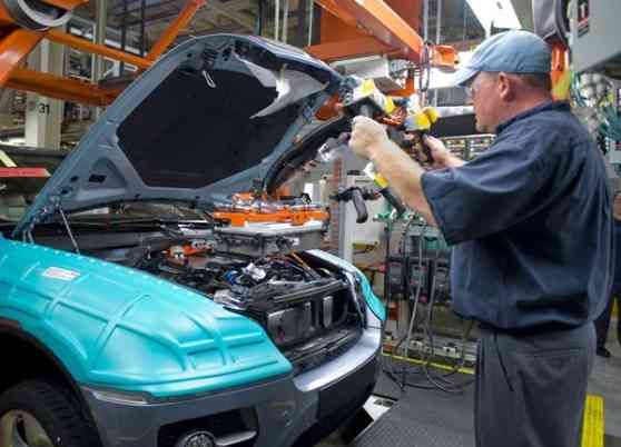 BMW to expand Spartanburg Plant, add X4 image