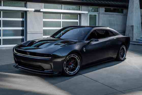 Electric Muscle: Dodge Charger Daytona SRT faster than Hellcat image