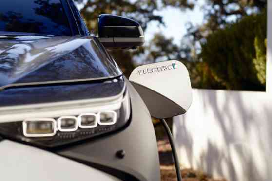 Toyota infuses $5.6 billion in own battery-making facilities image