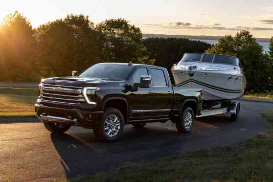 2024 Chevrolet Silverado HD can tow over 10,200 kg image
