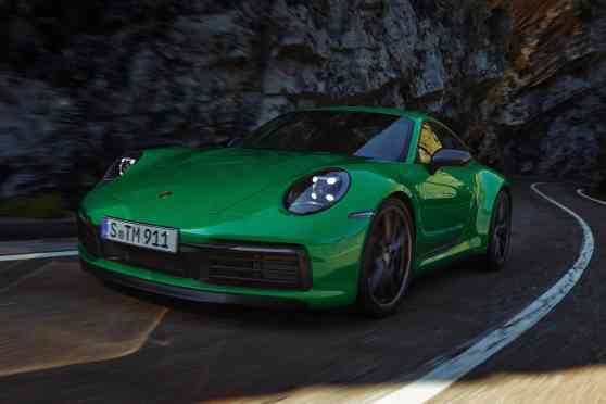 2023 Carrera T is Porsche's base model track-day 911 image