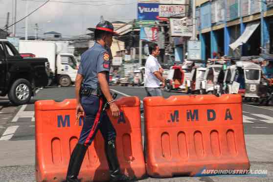 Roads near Manila North Cemetery closed during Undas image