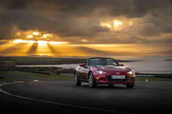 Mazda MX-5 completes 1600-km drive using sustainable fuel image