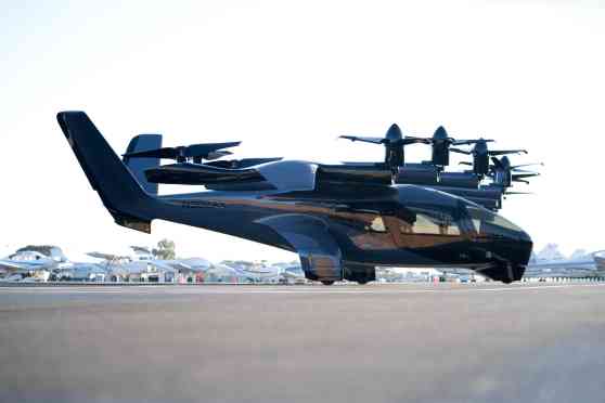 Stellantis collaborating to build electric aircraft image