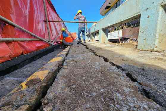 Marikina blames DPWH contractor for causing cracks on Marikina Bridge image