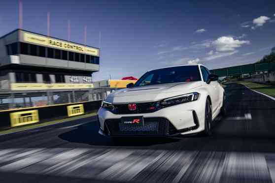 2023 Honda Civic Type R: How much and how many units for PH? image