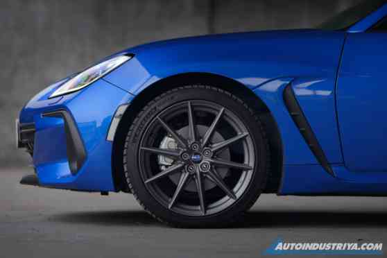 BlackBerry knows if your tires, brakes pads are worn out image