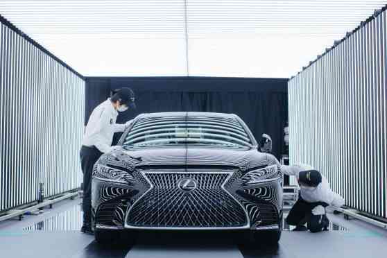 Lexus PH offering 40% discount on genuine engine oil this weekend image