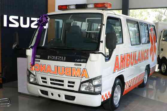 Isuzu PH donates ambulance to Likhaan Center for Women&rsquo;s Health image