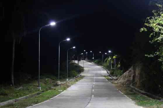 DPWH approves use of solar-powered lights on national roads image