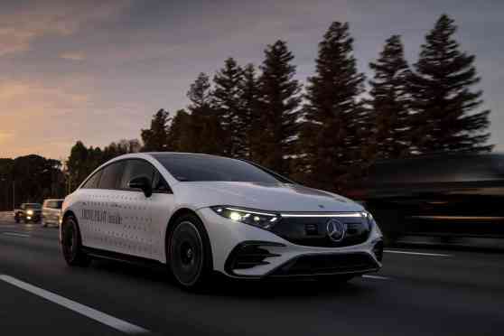 Mercedes-Benz, Google working on next-gen vehicle OS image