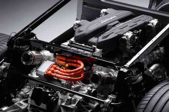 Lamborghini begins V12 hybrid era with project LB744 image