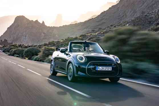 Enjoy the open road in 2023 Mini Cooper SE Convertible EV image