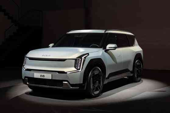 Yes, this is the production-ready Kia EV9 image