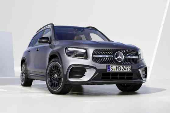Mercedes-Benz GLB is refreshed, electrified for 2023 image