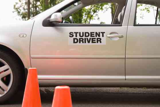 LTO: Price cap on driving school fees effective April 15 image