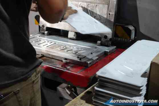 LTO: License plates for vehicles could run out by July image
